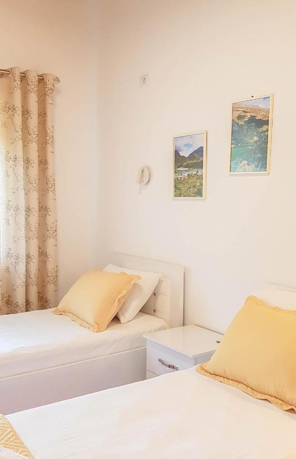 Villa Goliku Pestani Exteriör bild