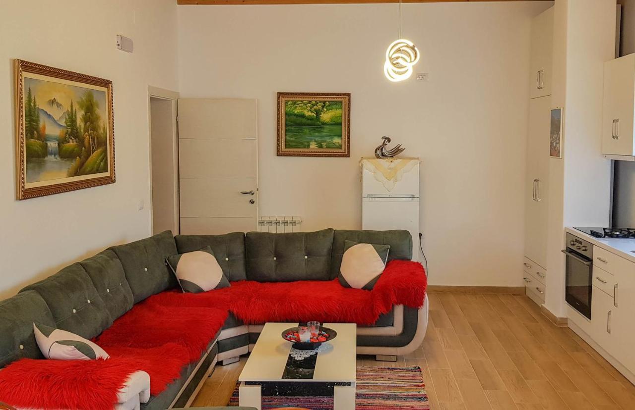 Villa Goliku Pestani Exteriör bild