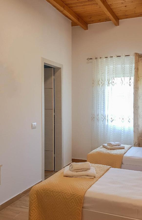 Villa Goliku Pestani Exteriör bild